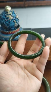 和田玉手镯品种多,尺码全,欢迎到店选购🌹