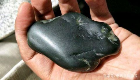 10年前没人玩黑青籽料,深度解析和田玉稀有品种,它有什么特征?
