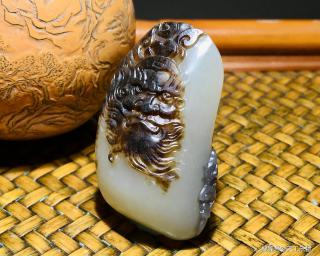 厚皮重沁的"皮色王"!什么样的皮色籽料最值得选?
