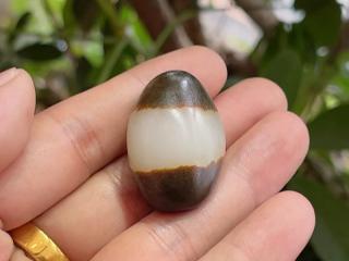 和田玉黑皮籽料天地皮