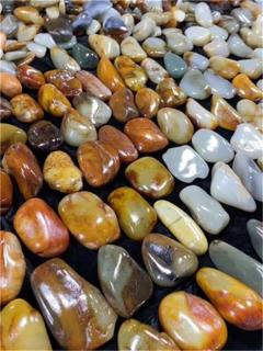 和田玉原石雕刻的核心是 "因材施艺",优质原石需搭配精湛工艺才能最大